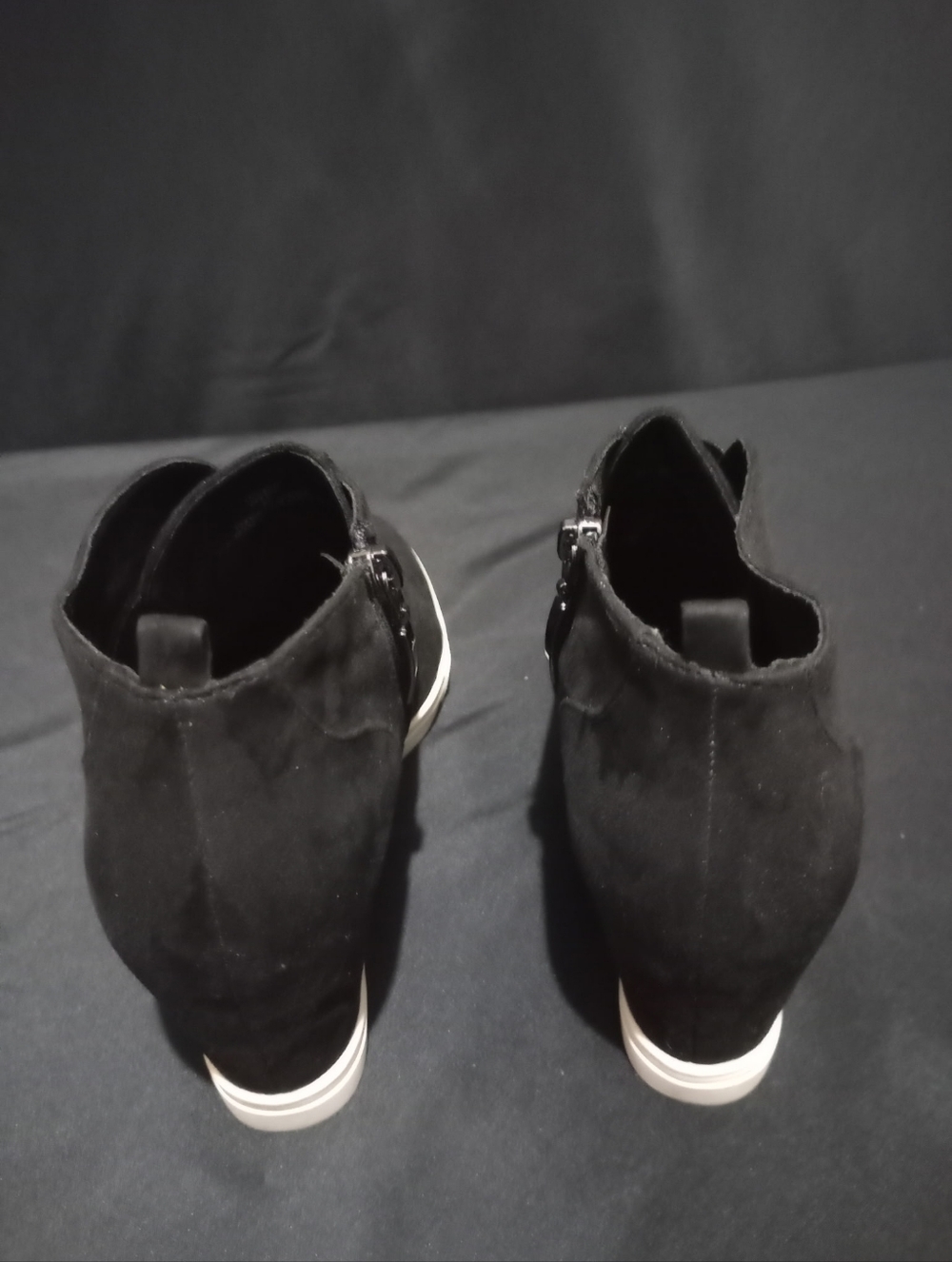 Shoes - Picture 5 of 6